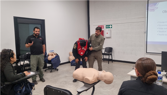 CAPACITAN A PERSONAL DE LA DSPM PARA FORTALECER LA ATENCIÓN A EMERGENCIAS MÉDICAS
