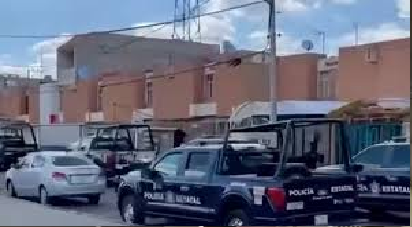 TOMA DE REHENES EN TECÁMAC: HOMBRE ARMADO SALE DE LA CASA TRAS 24 HORAS