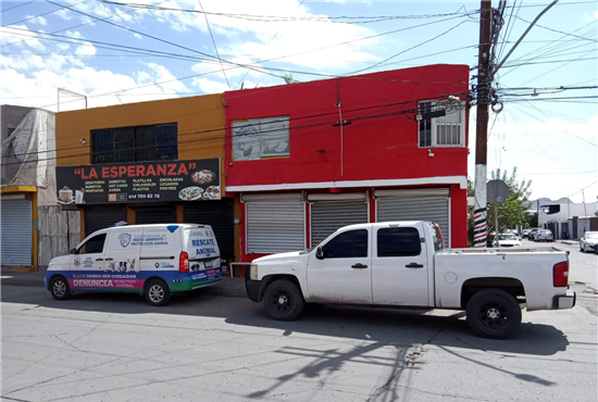 DETIENE POLICÍA MUNICIPAL A UN HOMBRE POR ARRASTRAR UN ANIMAL EN LA VÍA PÚBLICA