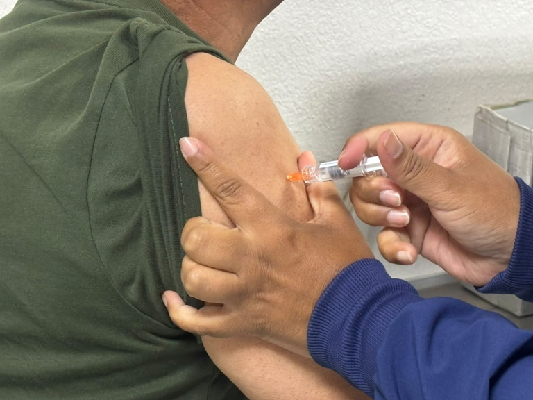 APLICA SALUD CERCA DE 300 VACUNAS DURANTE JORNADA EN PLAZAS COMERCIALES