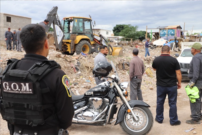 INTERVIENE MUNICIPIO EN COLONIA EL PORVENIR PARA PREVENIR RIESGOS POR TEMPORADA DE LLUVIAS