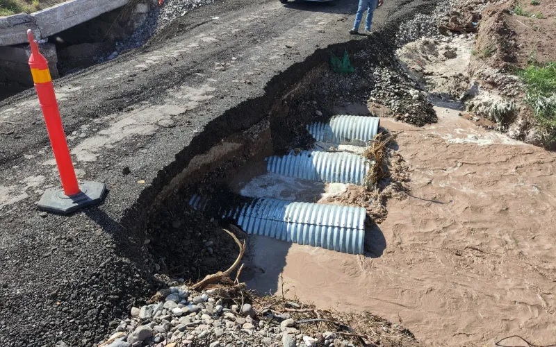 ATIENDE SCOP AFECTACIONES VIALES POR LLUVIAS EN DIVERSOS MUNICIPIOS DEL ESTADO