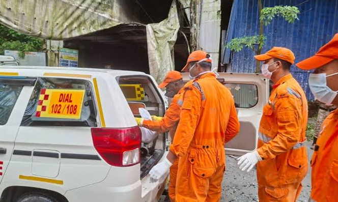 UNA PRESUNTA EXPLOSIÓN DE GAS EN UN PROYECTO HIDROELÉCTRICO INDIA, DEJO 11 MUERTOS Y 14 DESAPARECIDOS.