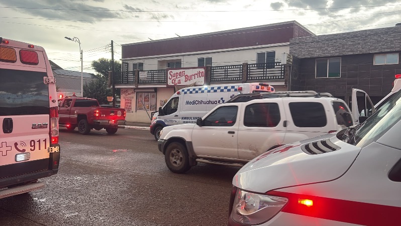 COLABORA PROTECCIÓN CIVIL EN LABORES LOGÍSTICAS TRAS ACCIDENTE CARRETERO EN EL MUNICIPIO DE MADERA