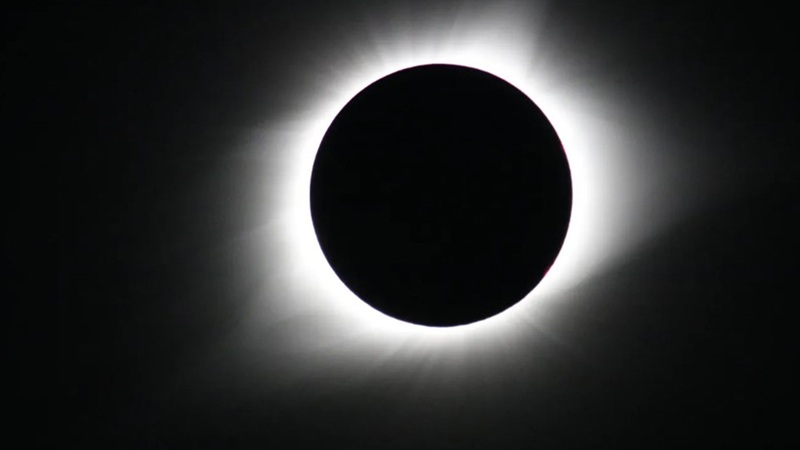 ESTE 12 DE AGOSTO LA LUNA TAPARÁ EL SOL, FENÓMENO CONOCIDO COMO ECLIPSE TOTAL DE SOL