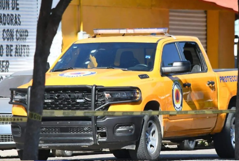 OSCAR ROBERTO OSUNA TIRADO, DIRECTOR DE PROTECCIÓN CIVIL DE MAZATLÁN, SUFRIÓ UN ATAQUE A BALAZOS EN PLENO CENTRO DEL PUERTO