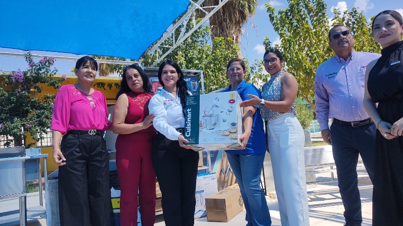 ENTREGA DIF ESTATAL EQUIPAMIENTO PARA COMEDORES DE OJINAGA Y BUENAVENTURA