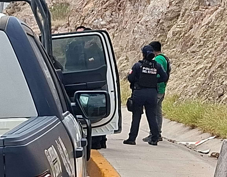 AMAGAN A REPARTIDOR Y LE QUITAN 50 MIL EN CARRETERA A ALDAMA