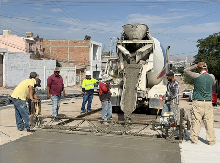 AVANZA MUNICIPIO CON PAVIMENTACIÓN EN CALLE 50 DE LA COLONIA ROSARIO