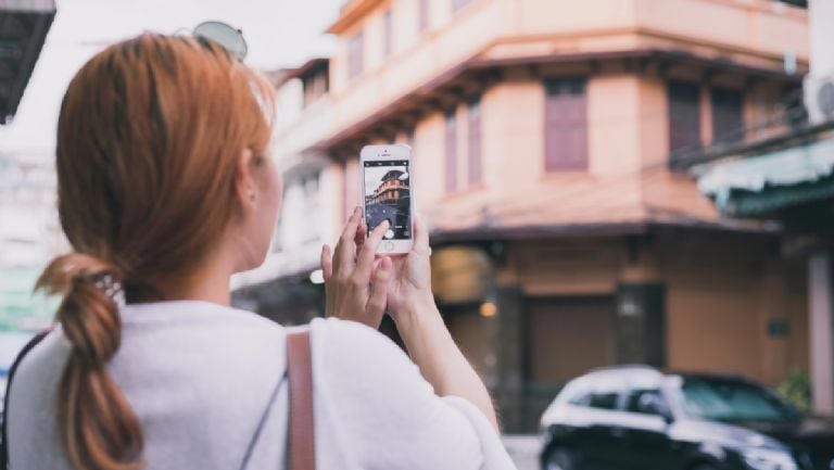 QUIENES TOMEN FOTOGRAFIAS A SUS VECINOS Y LAS COMPARTAN EN WHATSAPP SERÁN MULTADOS