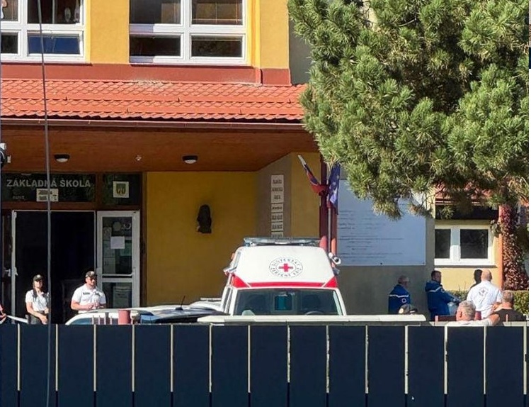 ESTUDIANTE ATACA A SUS COMPAÑEROS EN SECUNDARIA DE QUERÉTARO