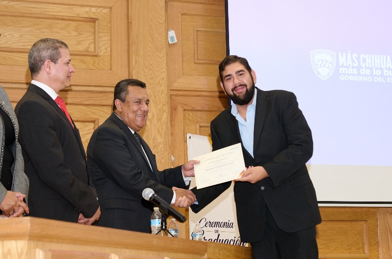 TERMINAN PROFESIONALIZACIÓN EN LA UNIVERSIDAD CATÓLICA DE COSTA RICA