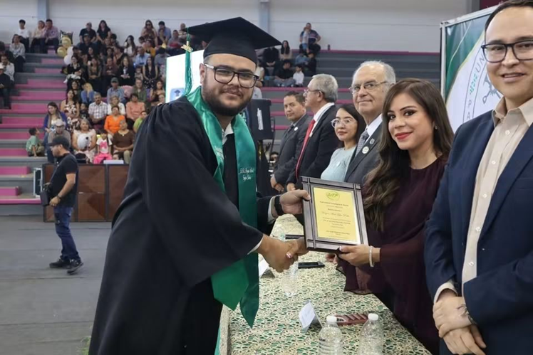 CELEBRA LA UT PARRAL GRADUACIÓN DE 498 PROFESIONISTAS