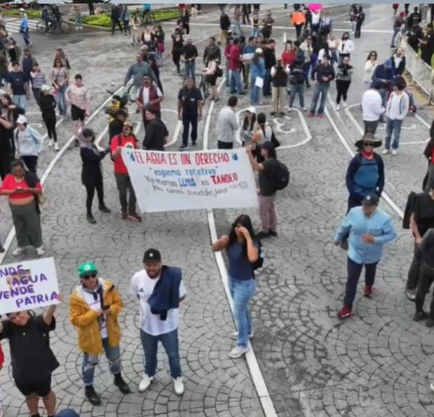 MANIFESTACIÓN PARA EXIGIR AGUA LIMPIA EN GUADALAJARA TERMINÓ CON 39 PERSONAS DETENIDAS.