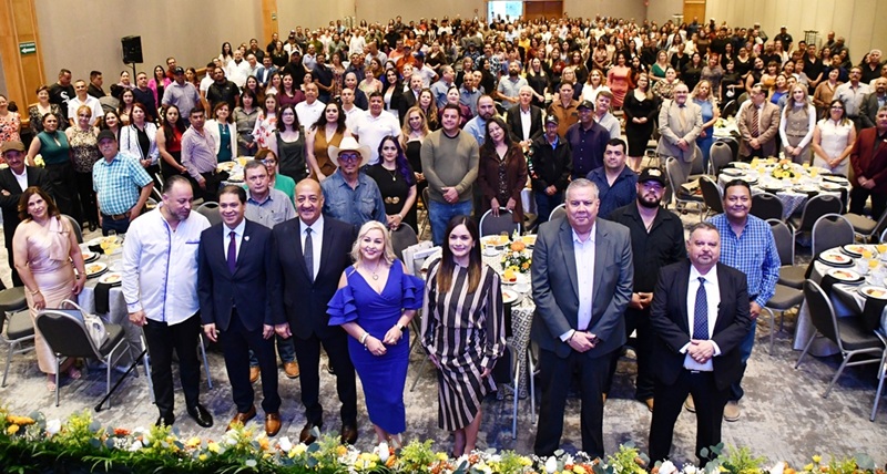 ENTREGA SEYD ESTÍMULOS POR ANTIGÜEDAD A 437 TRABAJADORES DEL SUBSISTEMA ESTATAL