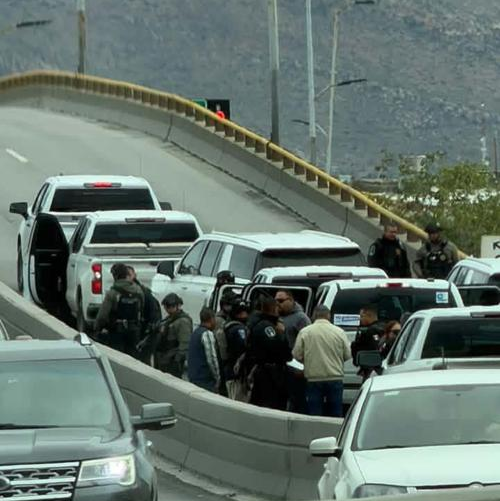 A TRAVÉS DE REDES SOCIALES CIRCULA LA FOTOGRAFÍA DEL MOMENTO DE LA DETENCIÓN DEL EXFISCAL DE CHIHUAHUA, CÉSAR JÁUREGUI MORENO.