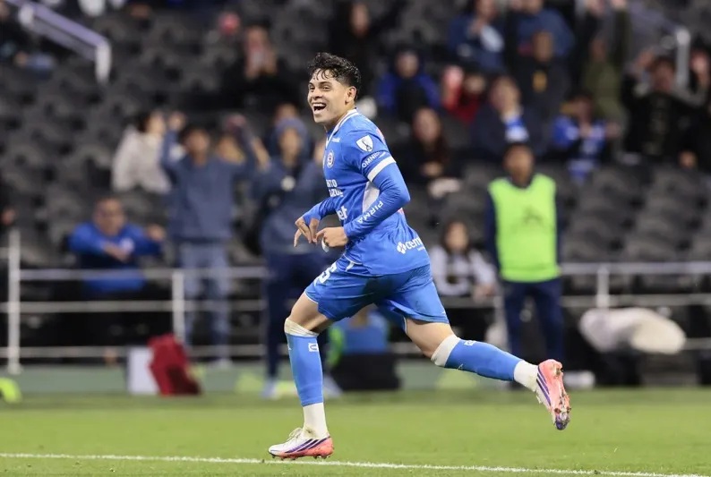 CRUZ AZUL GOLEÓ A JUAREZ