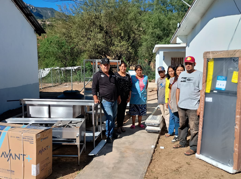EQUIPAN DIF ESTATAL Y EL PROGRAMA NUTRICHIHUAHUA COMEDORES ESCOLARES Y COMUNITARIOS EN TRES MUNICIPIOS