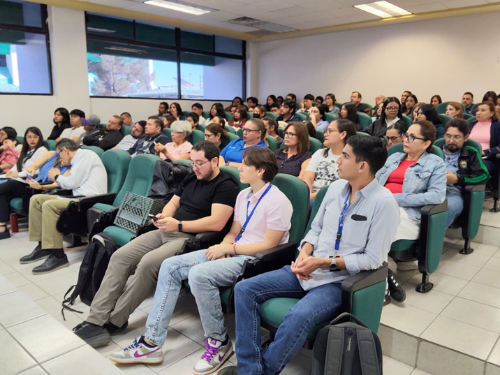 ACERCAN SIDE Y DEMOINN HERRAMIENTAS DE IA A PROFESORES Y ALUMNOS EN CIUDAD JUÁREZ