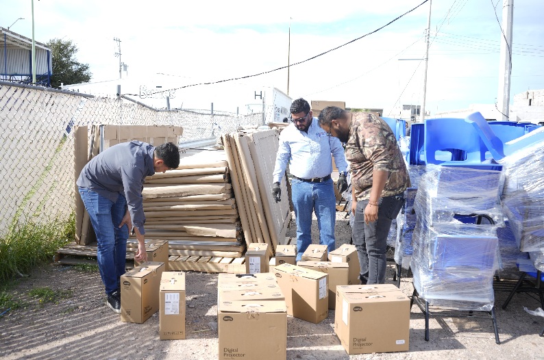 ENTREGAN EQUIPAMIENTO Y APOYOS DE INFRAESTRUCTURA A ESCUELAS DE LA REGIÓN DE CAMARGO