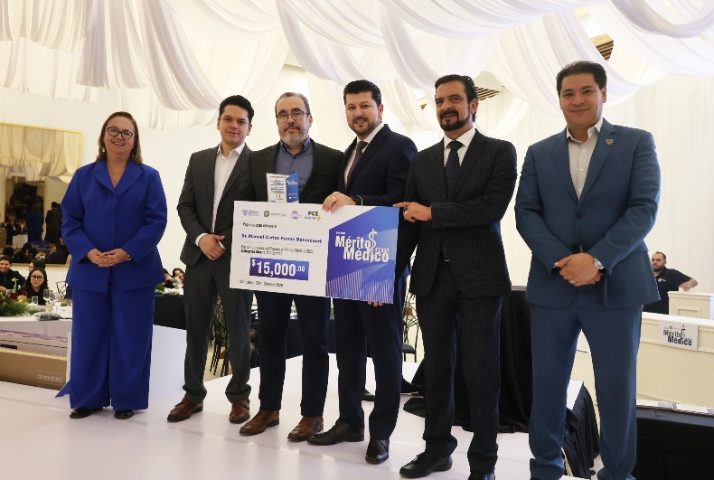 RECONOCE PENSIONES CIVILES DEL ESTADO A MÉDICOS DESTACADOS POR SU EXCELENCIA, VOCACIÓN Y TRATO DIGNO