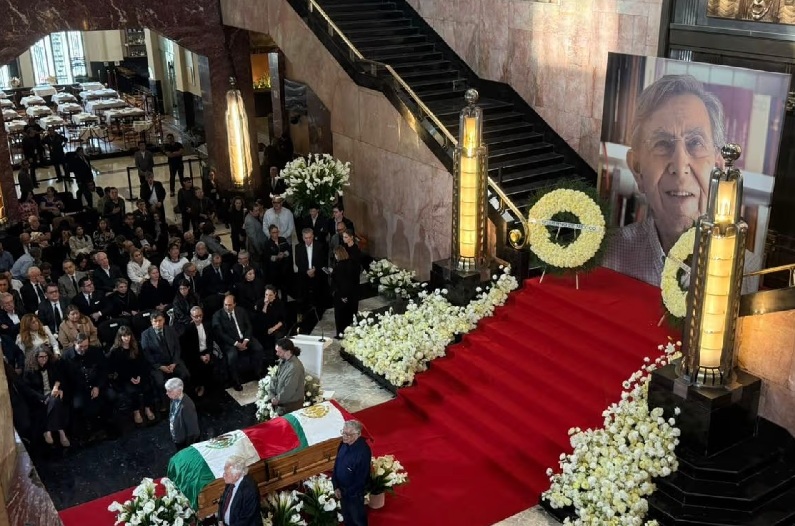 EL PALACIO DE BELLAS FUÉ LA SEDE PARA EL HOMENAJE PRESENTE A CUAUHTÉMOC CÁRDENAS