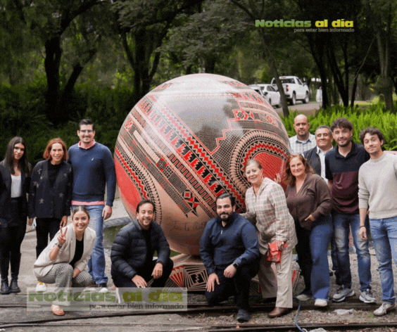 ESFERAS MONUMENTALES DE MATA ORTIZ CONQUISTAN LA CIUDAD DE MÉXICO