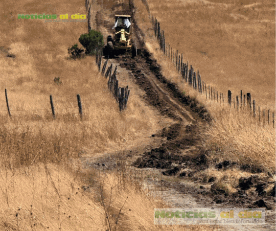 REHABILITA DESARROLLO RURAL CAMINO SACA COSECHAS EN BENEFICIO DE 450 EJIDATARIOS, EN MADERA