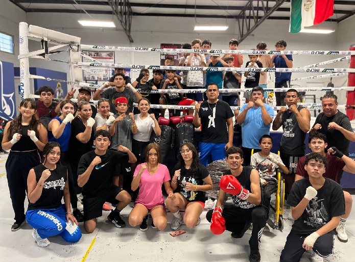 CON ENTRENAMIENTO DE BOX EN LA SAHUAROS KARINA OLIVAS Y ADÁN GALICIA SE PONEN “EN LOS ZAPATOS DEL DEPORTE”