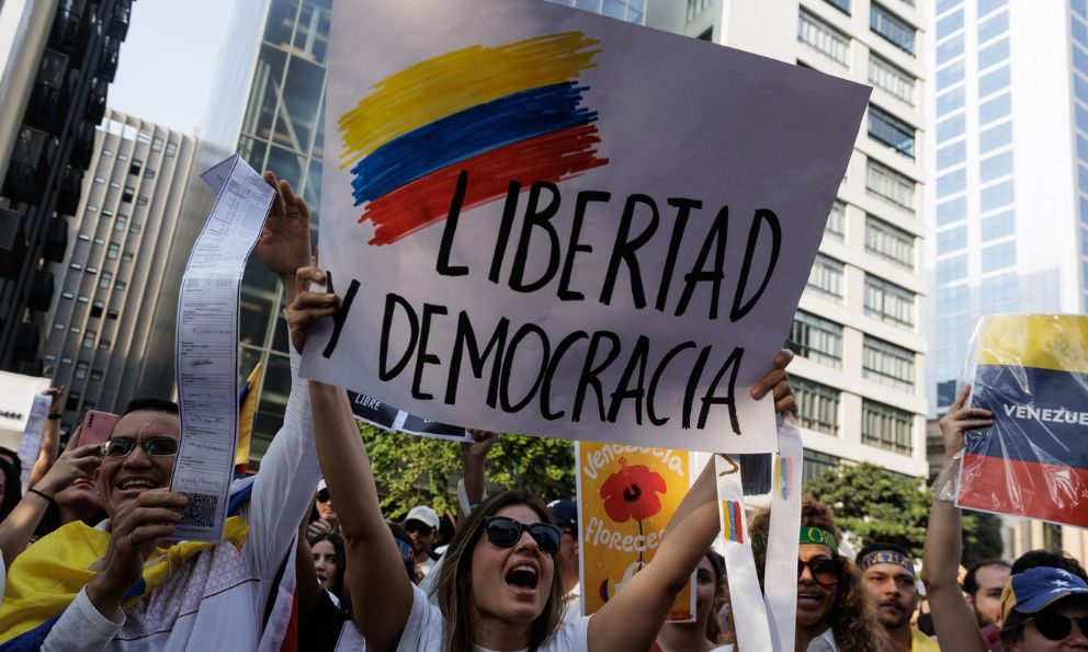 MILES DE VENEZOLANOS SALEN A LAS CALLES EN TODO EL MUNDO CONTRA EL “FRAUDE” DE MADURO