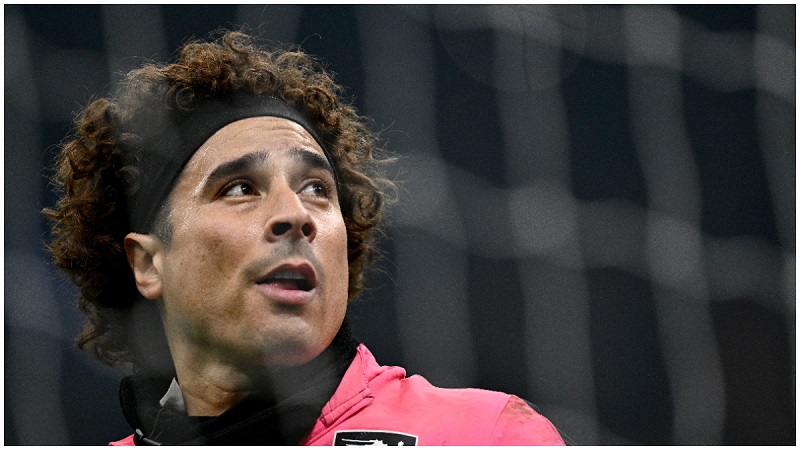 GUILLERMO OCHOA YA PERTENECE EL AVS SAD DE PORTUGAL