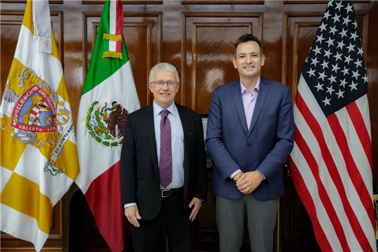 RECIBE ALCALDE BONILLA A CÓNSUL DE ESTADOS UNIDOS EN JUÁREZ RAFAEL FOLEY