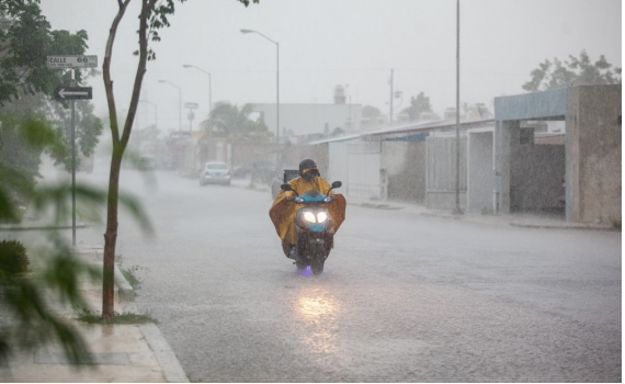 LA ONDA TROPICAL 26 PROPICIARÁ FUERTES EN LA PENÍNSULA DE YUCATÁN: (SMN)