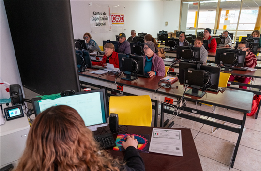 MUNICIPIO REANUDA CURSOS DE COMPUTACIÓN PARA ADULTOS MAYORES EN LA MEDIATECA MUNICIPAL