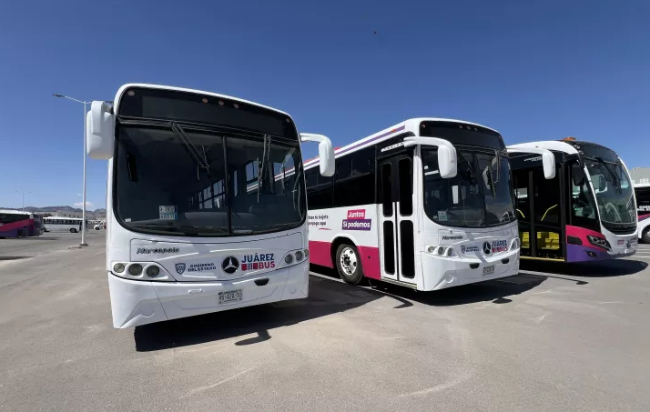 LLEGAN MÓDULOS DE CREDENCIALIZACIÓN DEL JUÁREZBUS A RIBERAS DEL BRAVO Y PLAZA DE LAS AMÉRICAS CON TARJETAS PARA MÁS DE 1,000 PERSONAS