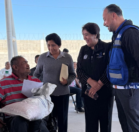 ACOMPAÑA LUPITA BORRUEL A DESARROLLO HUMANO PARA ENTREGA DE DESPENSAS EN VISTAS CERRO GRANDE