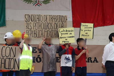 RECONOCE REGIDORA MONGE A ALUMNOS DE LA PRAXEDIS G. GUERRERO POR REPRESENTAR LA EXPROPIACIÓN PETROLERA