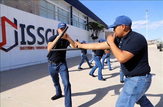 PREPARAN INTEGRALMENTE EN EL ISSCUU A LOS FUTUROS POLICÍAS MUNICIPALES