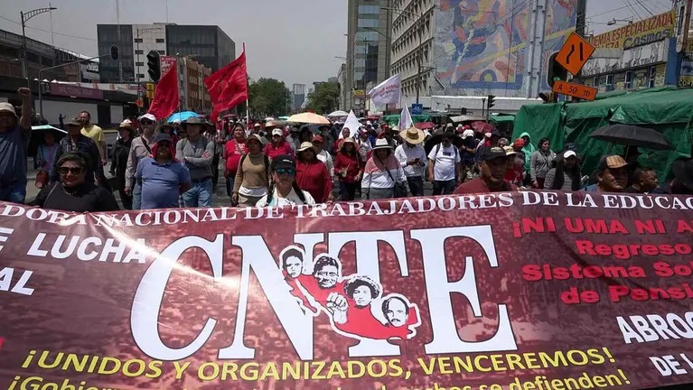 CNTE ANUNCIA PARO NACIONAL Y PLANTÓN EN EL ZÓCALO EL 15 DE MAYO