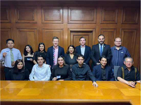 ENTREGA DE CREDENCIALES A NUEVOS INTEGRANTES DEL CONSEJO DE TUTORES Y CURADORES