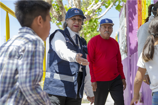 CUIDA LUCERO FIERRO A NIÑOS Y NIÑAS QUE ASISTEN A KÍNDER GRACIAS AL PROGRAMA ABUELO POLICÍA