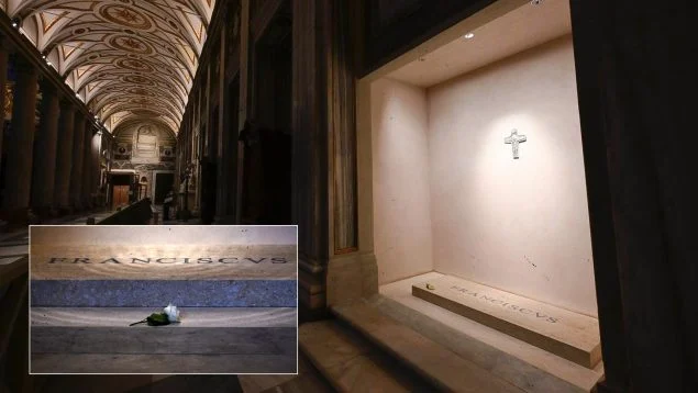 SE ABRE A VISITAS LA TUMBA DEL PAPA A LA ESPERA DEL CÓNCLAVE