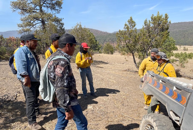 TRASLADA CEPC APOYOS A BRIGADISTAS FORESTALES EN EL MUNICIPIO DE BOCOYNA