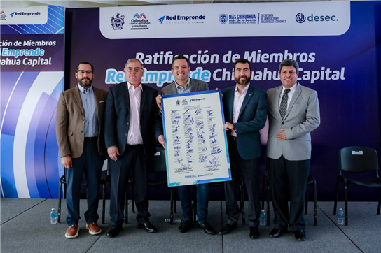 FIRMA ALCALDE BONILLA RATIFICACIÓN DE ALIANZA CON RED EMPRENDE CHIHUAHUA PARA IMPULSAR A EMPRENDEDORES