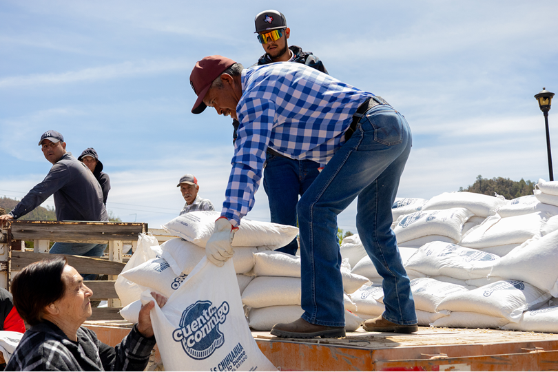 ENTREGA GOBIERNO DEL ESTADO APOYOS ALIMENTARIOS A FAMILIAS DE HUAJUMAR, MUNICIPIO DE OCAMPO