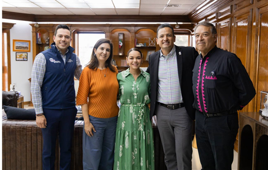 SE REÚNEN ALCALDE Y VICARIO DE SISOGUICHI PARA IMPULSAR LA INTERCULTURALIDAD EN EL GOBIERNO MUNICIPAL