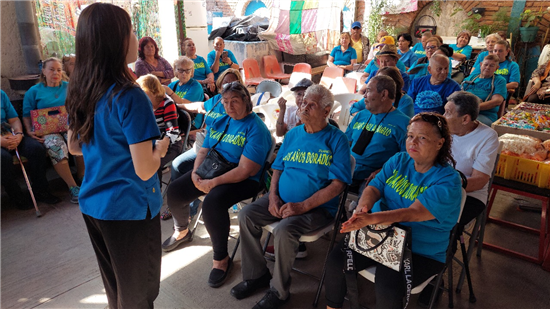 ABUELAS Y ABUELOS DE LA CAPITAL RECIBEN PLÁTICAS SOBRE SALUD FÍSICA Y EMOCIONAL