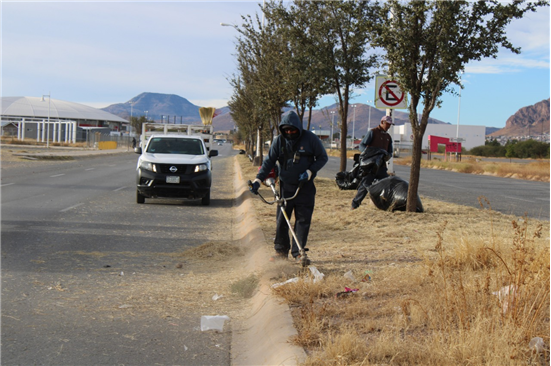  TRABAJA GOBIERNO MUNICIPAL EN LIMPIEZA DE AVENIDAS AL SUR DE LA CIUDAD