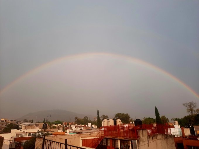 EN CDMX APARECE ARCO IRIS EN DÍA DE LAS MADRES