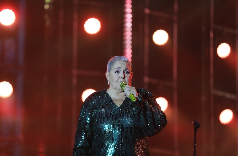 LUPITA D'ALESSIO SE PRESENTÓ ANTE 100 MIL FANS EN EL ZÓCALO DE CDMX